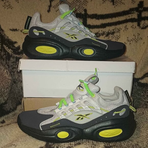 Reebok Sneakers Solution Mid Allen Iverson Basketball Shoes like New - Picture 1 of 7